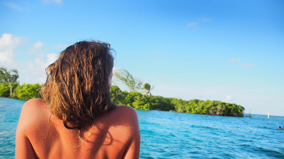 Best party hostels in Central America-9 relaxing at the split, one of the best places to party in central america